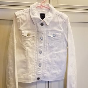 Beautiful Gap white jean jacket NWOT